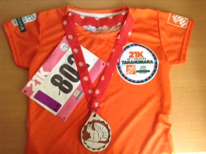 21K Tarahumara 2014 shirt, bib, and medal.